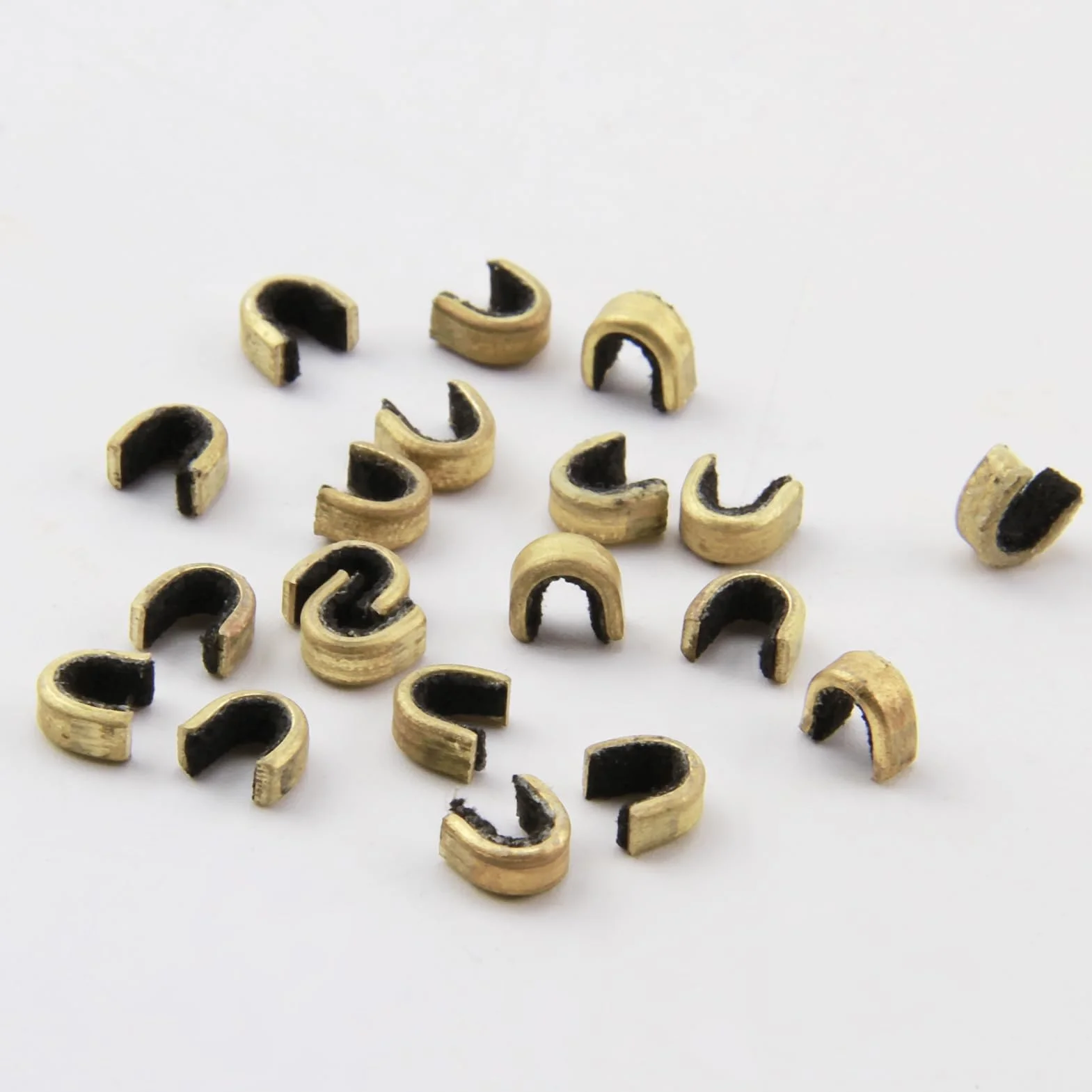 20 Pezzi Tiro con L'Arco Arco String Nock Bow String Nock Points Ottone Nocking Fibbia Clip Tiro con Arco a Punti Nock String Nocking Punti Clip con Fibbia Ad Arco per Arco Composto e Ricurvo