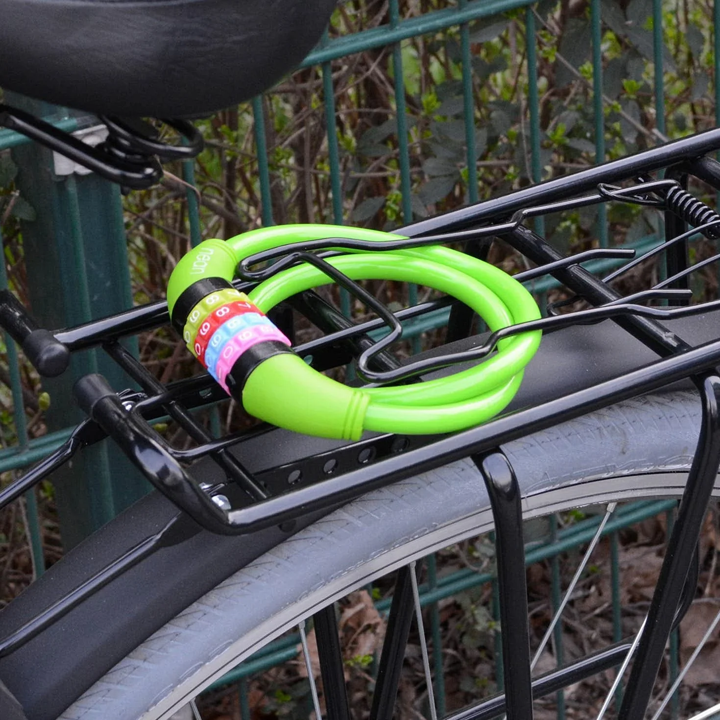 Nean, cavo spiralato con lucchetto per la bicicletta dei bambini, serratura a combinazione numerica, colorato, 10 x 650 mm (verde)