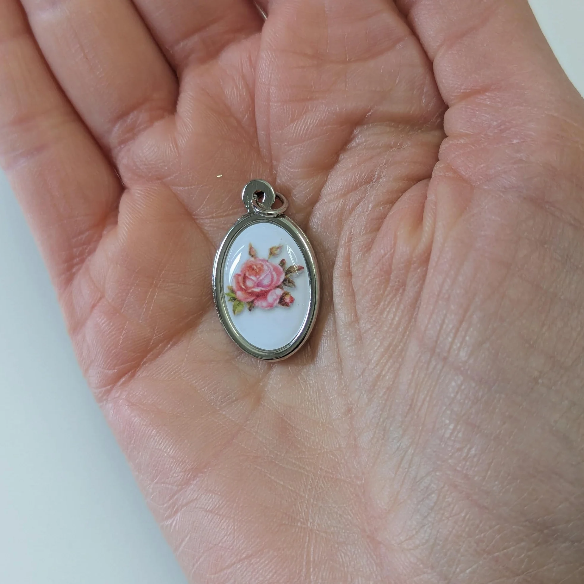 Medaglia di Santa Rita da Cascia, Medagliette Ovali 3 cm, Bifacciale con Immagine e Rosa, Ciondolo Devozionale Sacro